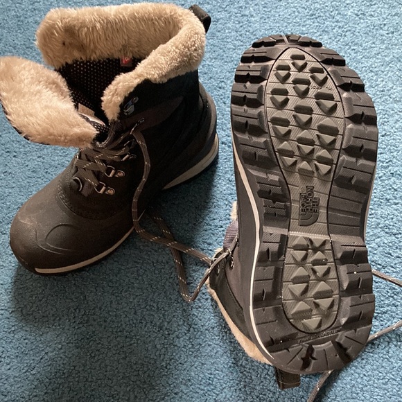 North Face Snow Boots- Like New - Picture 4 of 6